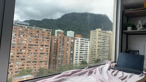     online show from November 10, 4:50 pm