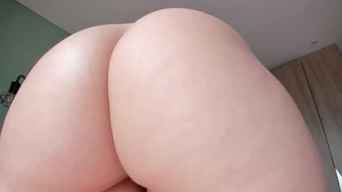 Snapshot of natsuki_saori chatting on March 4, 2:01 pm online show from March 4, 2:01 pm