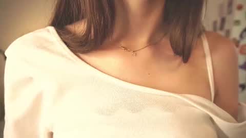 Ella online show from December 19, 3:30 pm