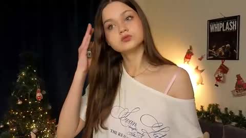 Ella online show from January 15, 3:16 pm