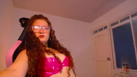 natural_ginger5 online show from March 21, 9:40 pm