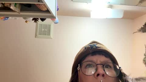 Snapshot of naturebabe666 chatting on May 15, 10:44 am naturebabe666 online show from May 15, 10:44 am