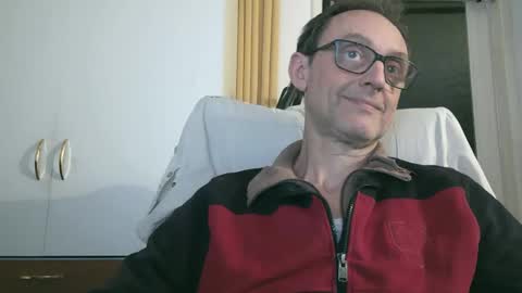 naturista25 online show from December 2, 9:21 pm