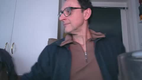 naturista25 online show from December 5, 2:36 pm