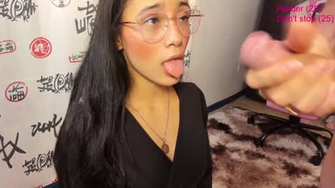 Snapshot of naty_johan chatting on February 3, 1:09 am Nata online show from February 3, 1:09 am