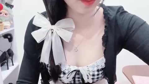 Kiki online show from December 5, 3:04 am