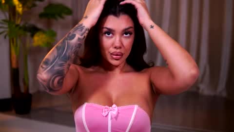 Snapshot of natydesiree chatting on May 30, 7:44 pm Naty online show from May 30, 7:44 pm