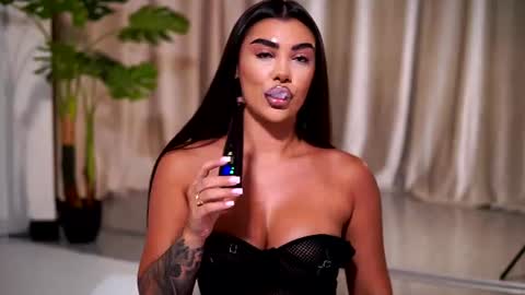 Naty online show from July 27, 8:05 pm