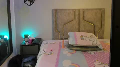 natyrussel online show from June 9, 11:33 am