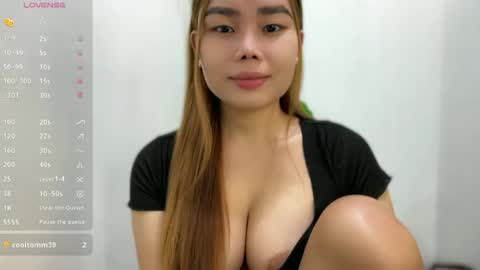 Snapshot of natzumiee_ chatting on March 1, 5:37 pm Shuvee Keiko Half Japanese Half Pinay online show from March 1, 5:37 pm