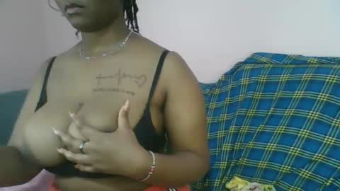 naughti_garlie online show from October 11, 8:24 am