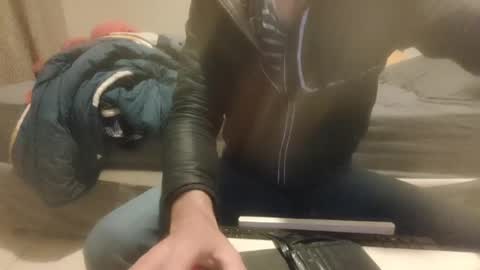 Snapshot of naughtiness90sa chatting on June 7, 7:17 pm Nsa 35 online show from June 7, 7:17 pm