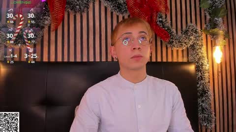 Snapshot of naughty__chris chatting on December 5, 1:17 pm Christopher Chris online show from December 5, 1:17 pm
