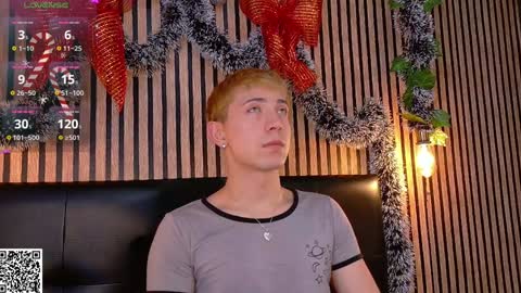 Snapshot of naughty__chris chatting on December 19, 12:45 pm Christopher Chris online show from December 19, 12:45 pm