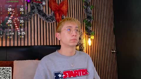 Snapshot of naughty__chris chatting on December 26, 12:16 pm Christopher Chris online show from December 26, 12:16 pm