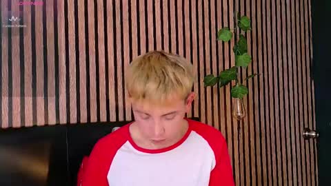 Snapshot of naughty__chris chatting on February 19, 3:49 pm Christopher Chris online show from February 19, 3:49 pm