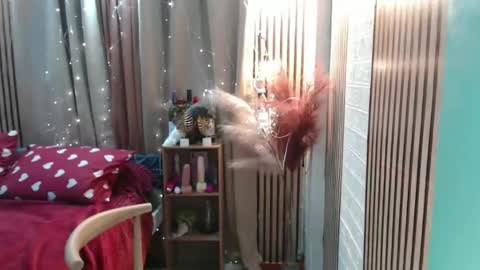 Jelay online show from December 3, 4:05 pm