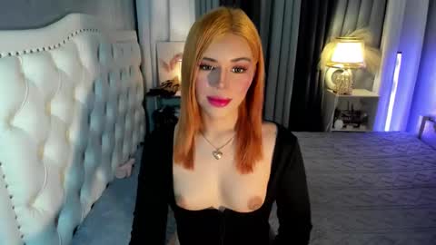 Snapshot of naughty_annaxx chatting on October 12, 1:26 am Anna online show from October 12, 1:26 am