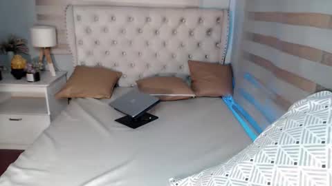 naughty_ashleyxx online show from February 3, 6:57 pm