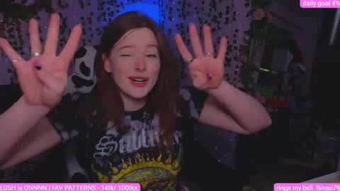 Snapshot of naughty_bella99 chatting on May 7, 11:32 pm bella online show from May 7, 11:32 pm
