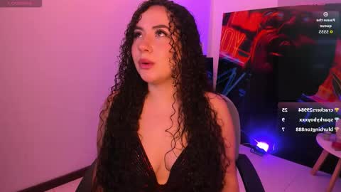 Snapshot of naughty_butt chatting on November 15, 11:54 pm Megan online show from November 15, 11:54 pm