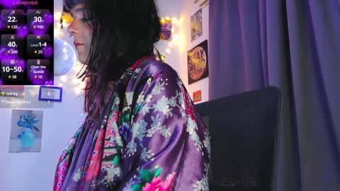 Snapshot of naughty_em_17 chatting on January 13, 4:07 am Em please help me reach 100 thumbs up 3 online show from January 13, 4:07 am