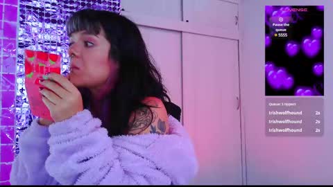 Snapshot of naughty_em_17 chatting on March 6, 12:30 pm Em please help me reach 100 thumbs up 3 online show from March 6, 12:30 pm