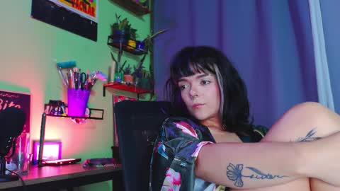 Snapshot of naughty_em_17 chatting on October 9, 8:12 am Em please help me reach 100 thumbs up 3 online show from October 9, 8:12 am