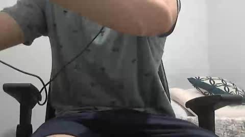 Snapshot of naughty_enzo chatting on March 8, 2:45 am Enzo online show from March 8, 2:45 am