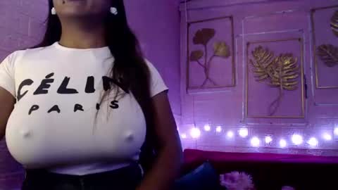 naughty_lorien143 online show from April 18, 1:48 pm