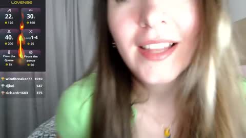 Ann online show from April 16, 9:39 pm