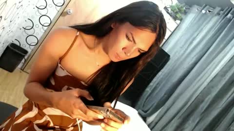 Snapshot of naughty_princess24 chatting on January 18, 11:08 pm Ariela online show from January 18, 11:08 pm