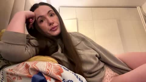 Snapshot of naughty_princesse chatting on April 20, 2:03 am Elena online show from April 20, 2:03 am