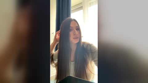 Snapshot of naughty_princesse chatting on April 28, 8:30 am Elena online show from April 28, 8:30 am