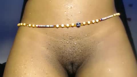 laura online show from October 11, 8:02 am