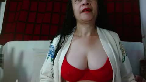 Snapshot of naughty_tita chatting on June 20, 9:23 am Tita Madurita online show from June 20, 9:23 am