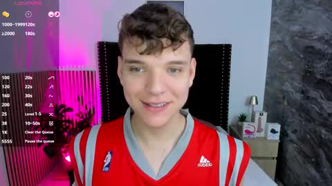 Snapshot of naughty_twink_ chatting on October 19, 11:33 am Noah online show from October 19, 11:33 am