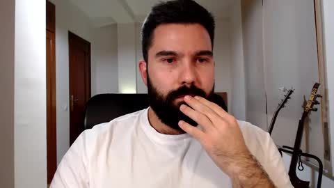 Snapshot of naughtybear_69 chatting on November 1, 5:15 pm Tom online show from November 1, 5:15 pm