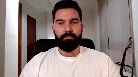 Snapshot of naughtybear_69 chatting on November 3, 11:33 am Tom online show from November 3, 11:33 am