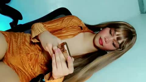 bella online show from January 22, 9:24 am