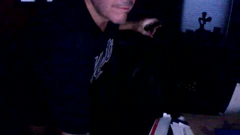 Snapshot of naughtybone chatting on April 15, 11:27 pm naughtybone online show from April 15, 11:27 pm