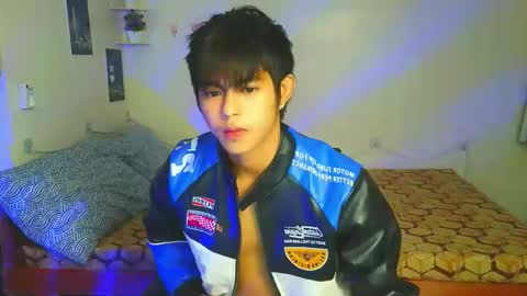 Snapshot of naughtyboylouie chatting on October 31, 11:00 am Loue online show from October 31, 11:00 am