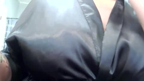 Naughtycouple2026 online show from June 1, 6:20 pm