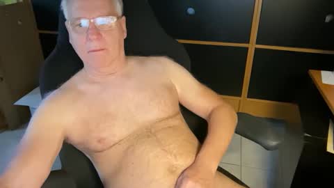 naughtydaddyla online show from March 24, 12:59 am