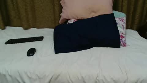 Snapshot of naughtyfireball chatting on December 19, 6:34 pm naughtyfireball online show from December 19, 6:34 pm