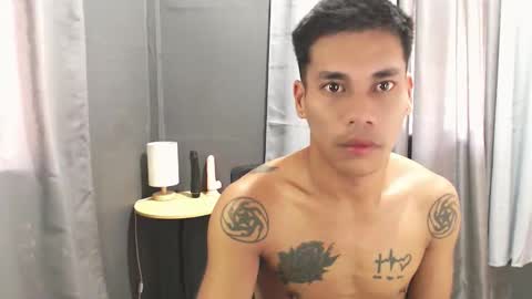 Snapshot of naughtyfuck_boy chatting on April 21, 1:53 am naughtyfuck_boy online show from April 21, 1:53 am