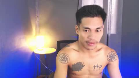 Snapshot of naughtyfuck_boy chatting on April 28, 2:27 am naughtyfuck_boy online show from April 28, 2:27 am