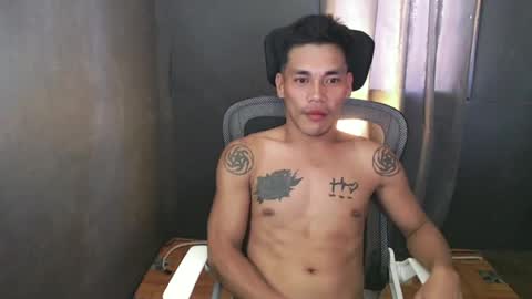 Snapshot of naughtyfuck_boy chatting on June 25, 2:11 am naughtyfuck_boy online show from June 25, 2:11 am