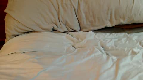 Snapshot of naughtyfucker4u269 chatting on December 26, 9:44 am INDY online show from December 26, 9:44 am