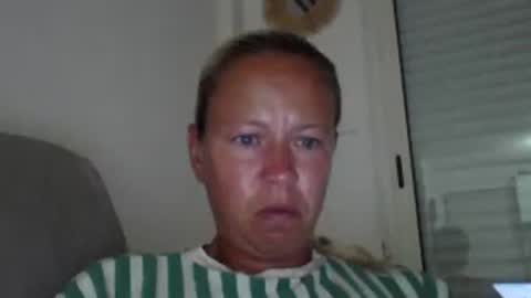 naughtyjennyblondeuk online show from June 30, 7:59 pm